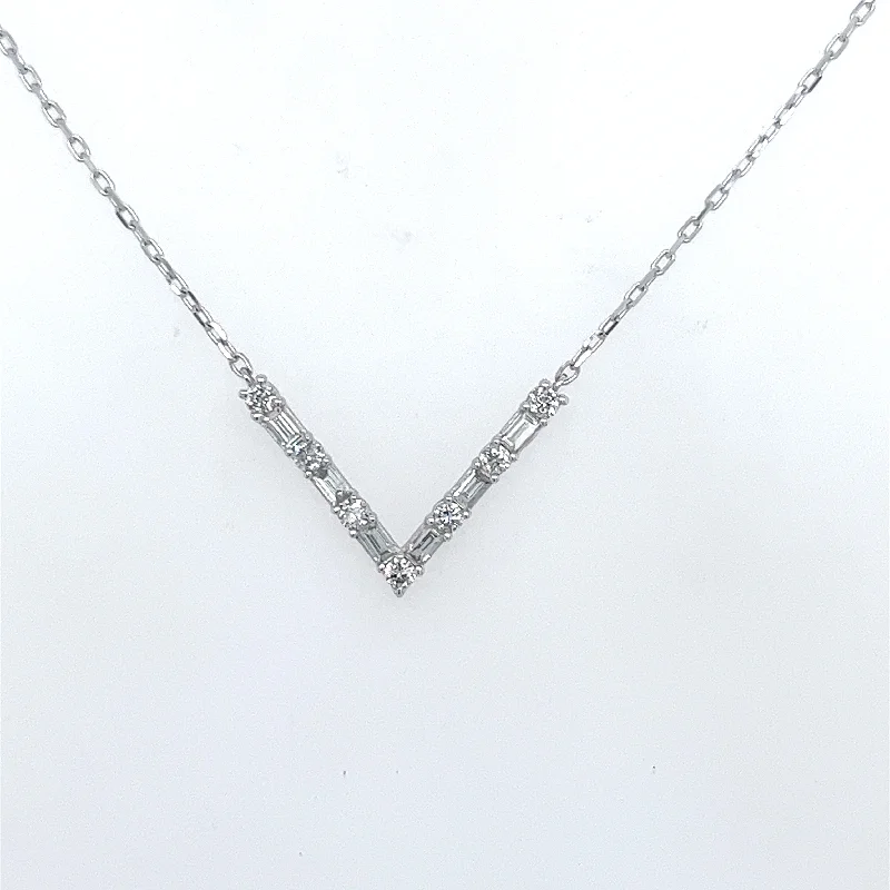 18K White Gold Fancy Shape Diamond "V" Shaped Necklace (.31ctw)