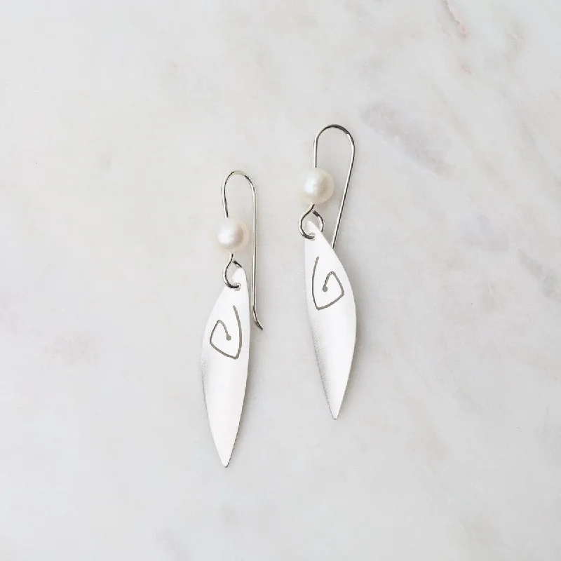 Elongated Matte Silver Earrings with Cut-Out and Pearl