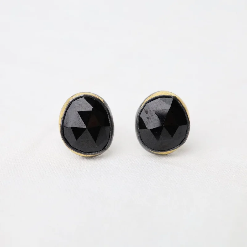 Medium Crescent Rim Post Earrings with Black Spinel