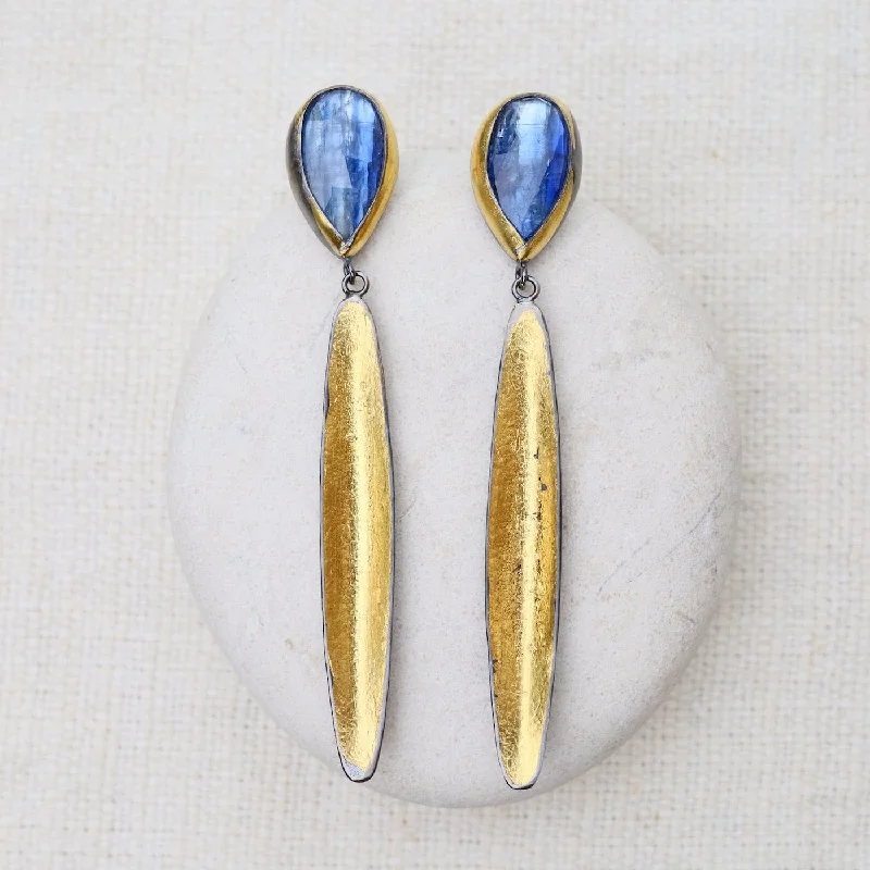 Golden Reed with Bi-colored Kyanite Earring