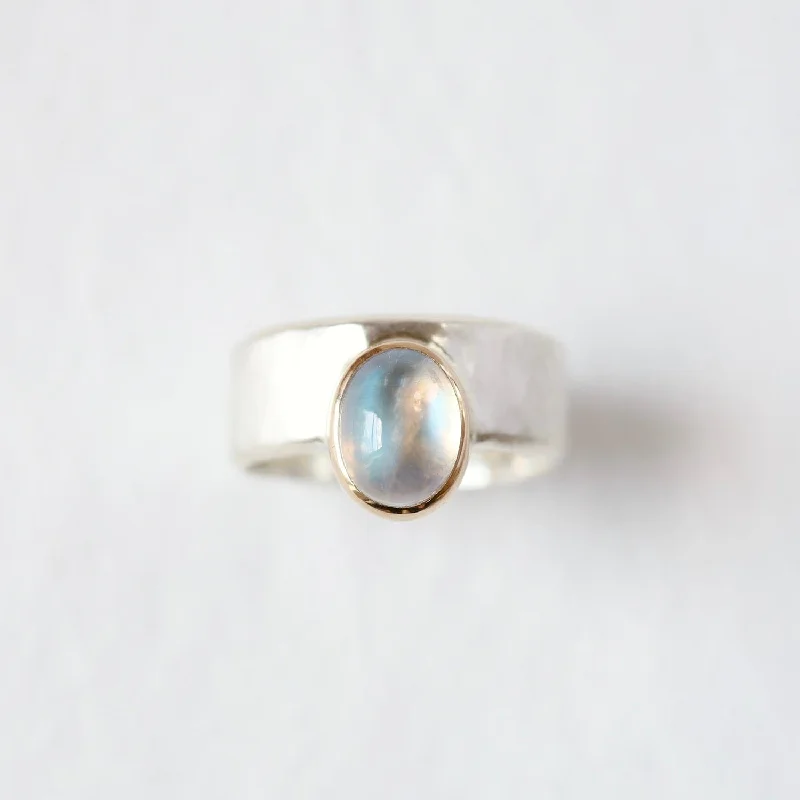 Mesa Ring with Moonstone